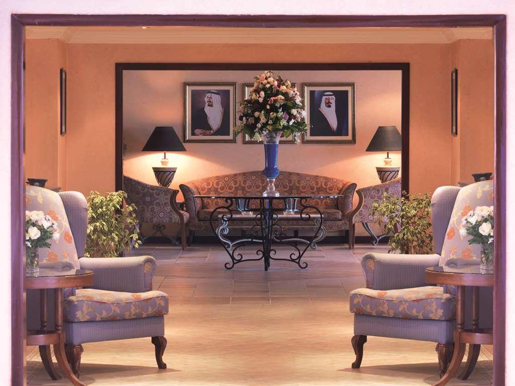 Radisson Blu Hotel, Янбу Экстерьер фото