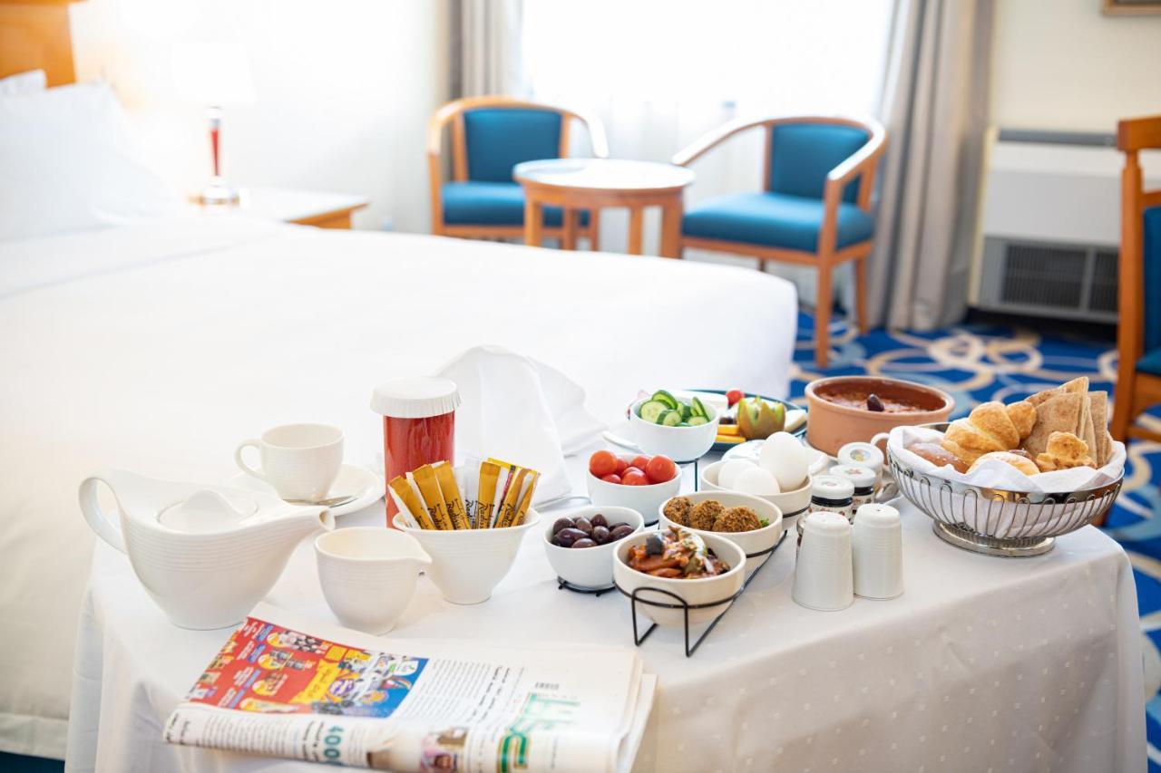 Radisson Blu Hotel, Янбу Экстерьер фото