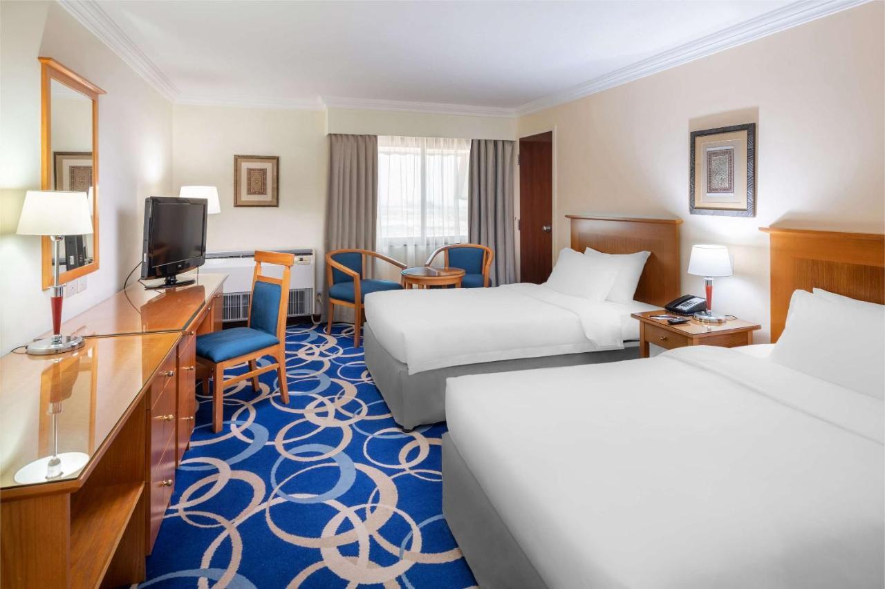 Radisson Blu Hotel, Янбу Экстерьер фото
