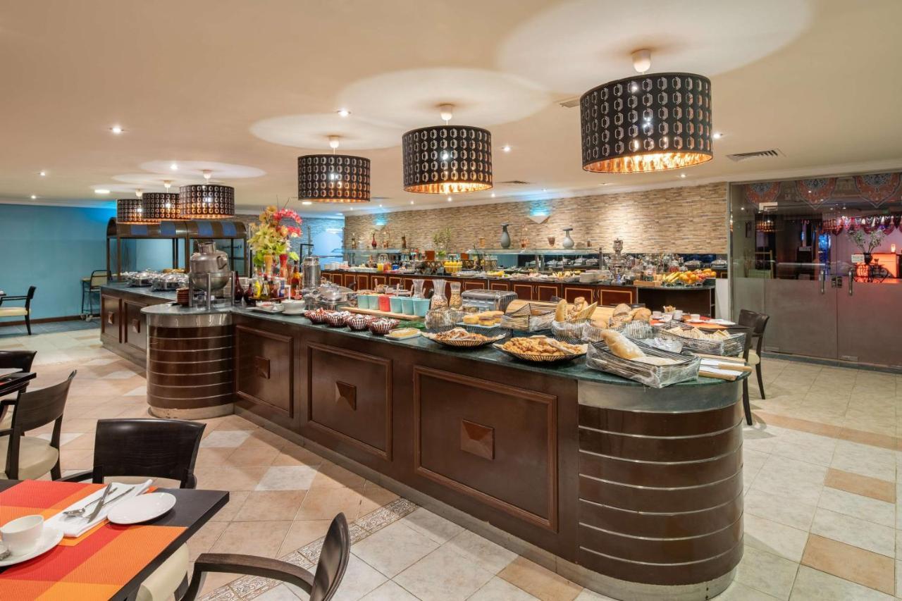 Radisson Blu Hotel, Янбу Экстерьер фото