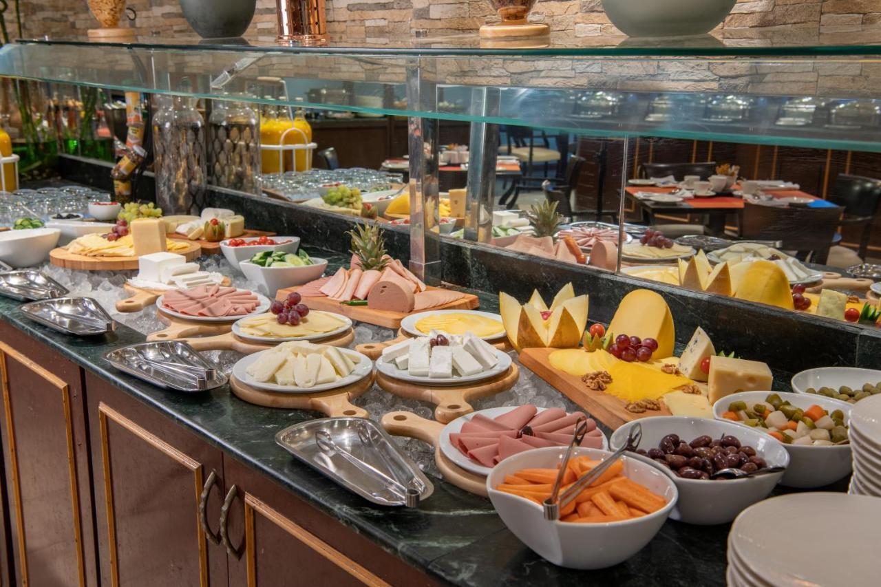 Radisson Blu Hotel, Янбу Экстерьер фото