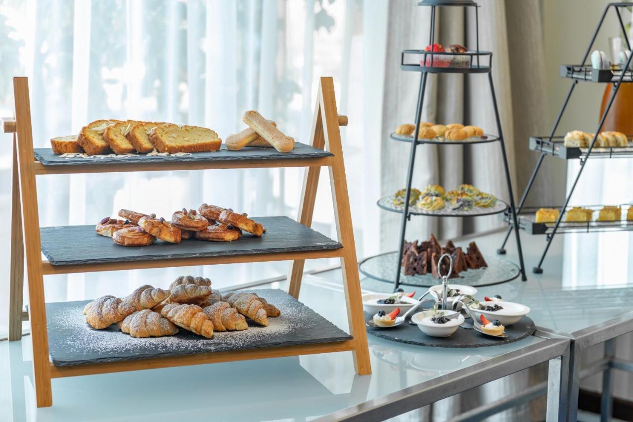 Radisson Blu Hotel, Янбу Экстерьер фото