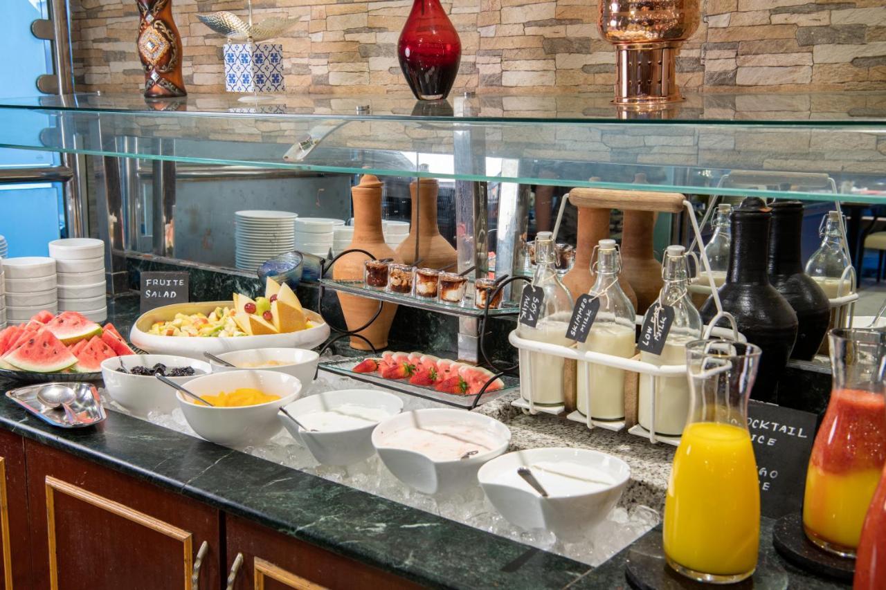Radisson Blu Hotel, Янбу Экстерьер фото