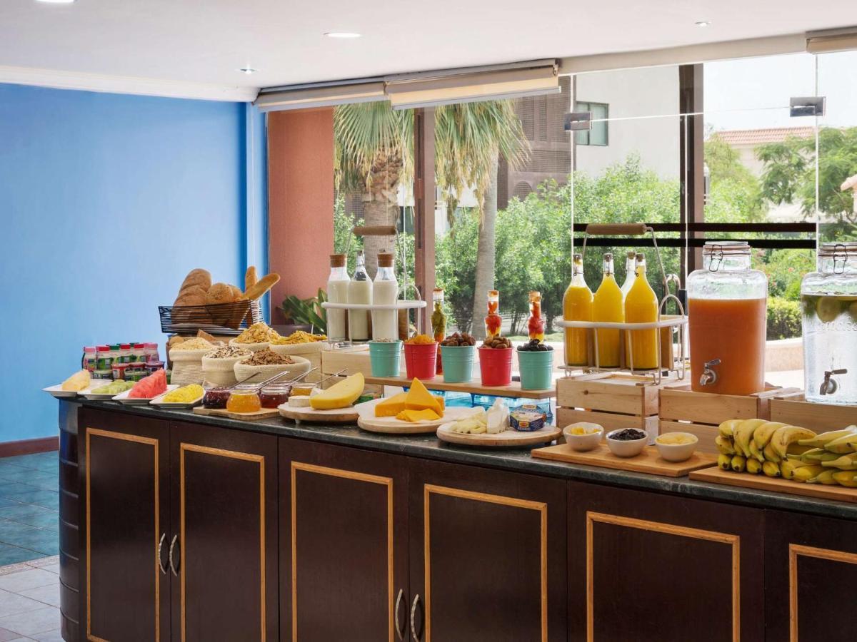 Radisson Blu Hotel, Янбу Экстерьер фото